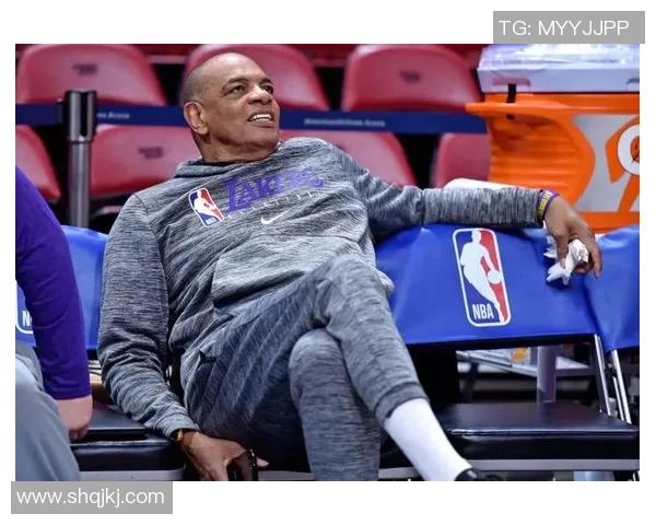 森林狼主教练因健康原因暂时离队，助教接过教鞭：球队前景如何？