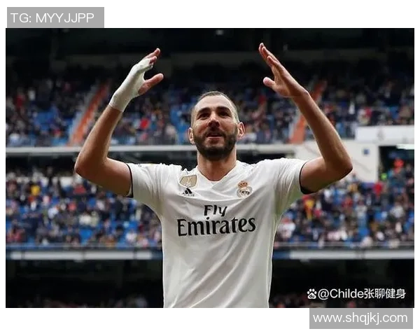 皇马官方确认本泽马本赛季报销，球队将努力填补进攻空缺